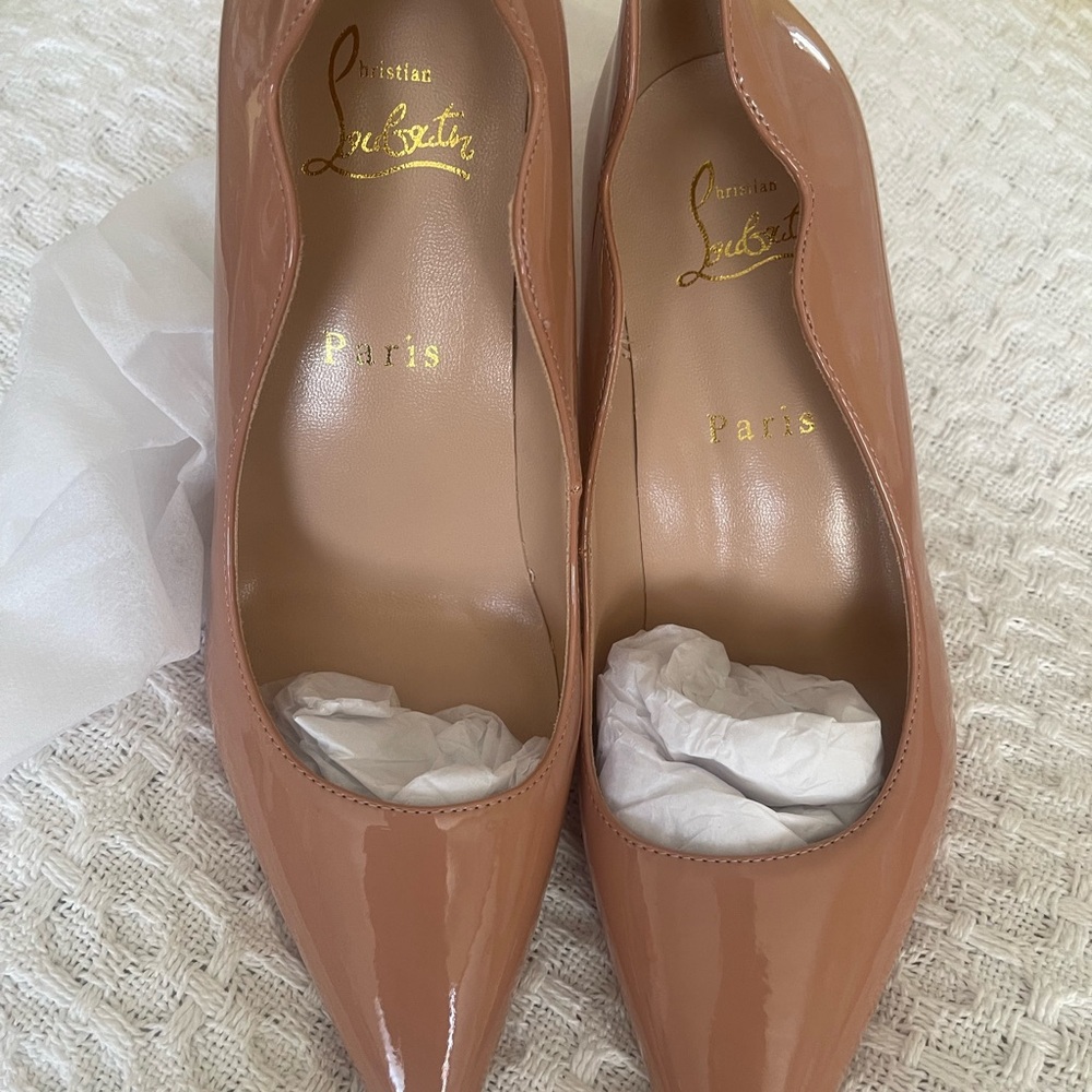 Elegant  Nude high heel shoes